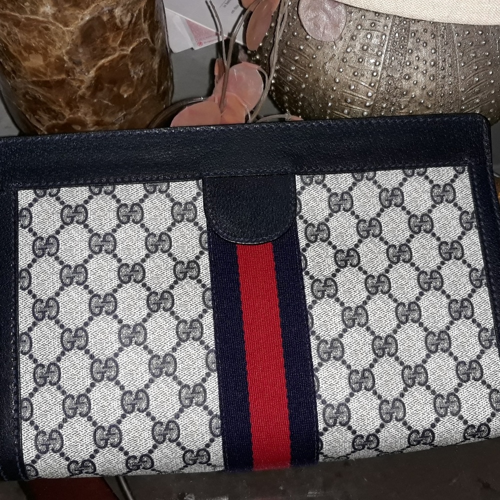 Gucci Parfums Vintage Clutch- Beautiful Find